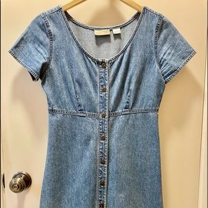 Liz Claiborne - Vintage Liz Wear Distress Blue Denim Dress. 💕